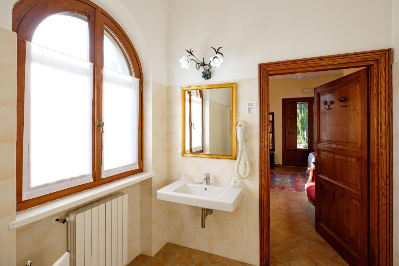 B&B Villa Giulia Saturnia Bagian luar foto